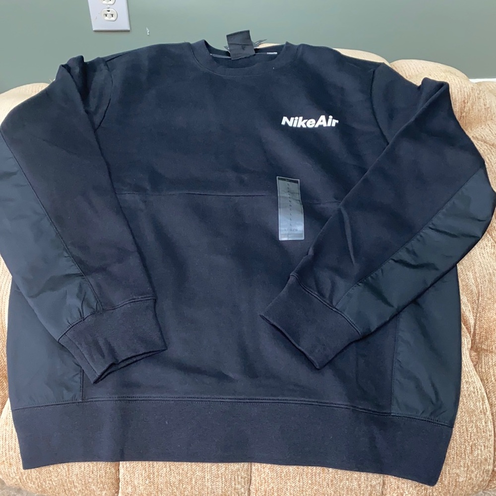 Nike men’s sweatshirt